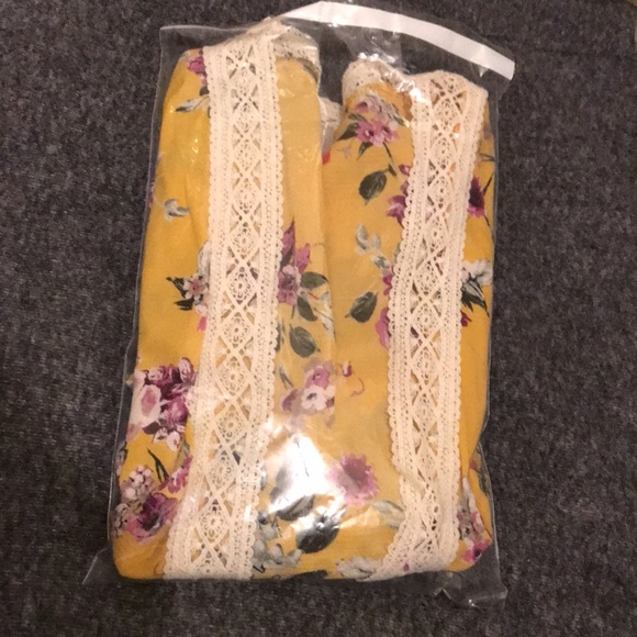 NOBO Floral Yellow Medium 
One-Piece Kimono Cardigan with Lace Trim - Picture 9 of 9